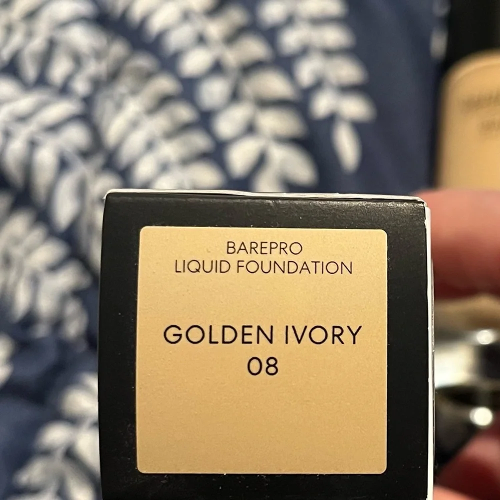 bareMinerals BAREPRO 24HR liquid foundation - Golden Ivory